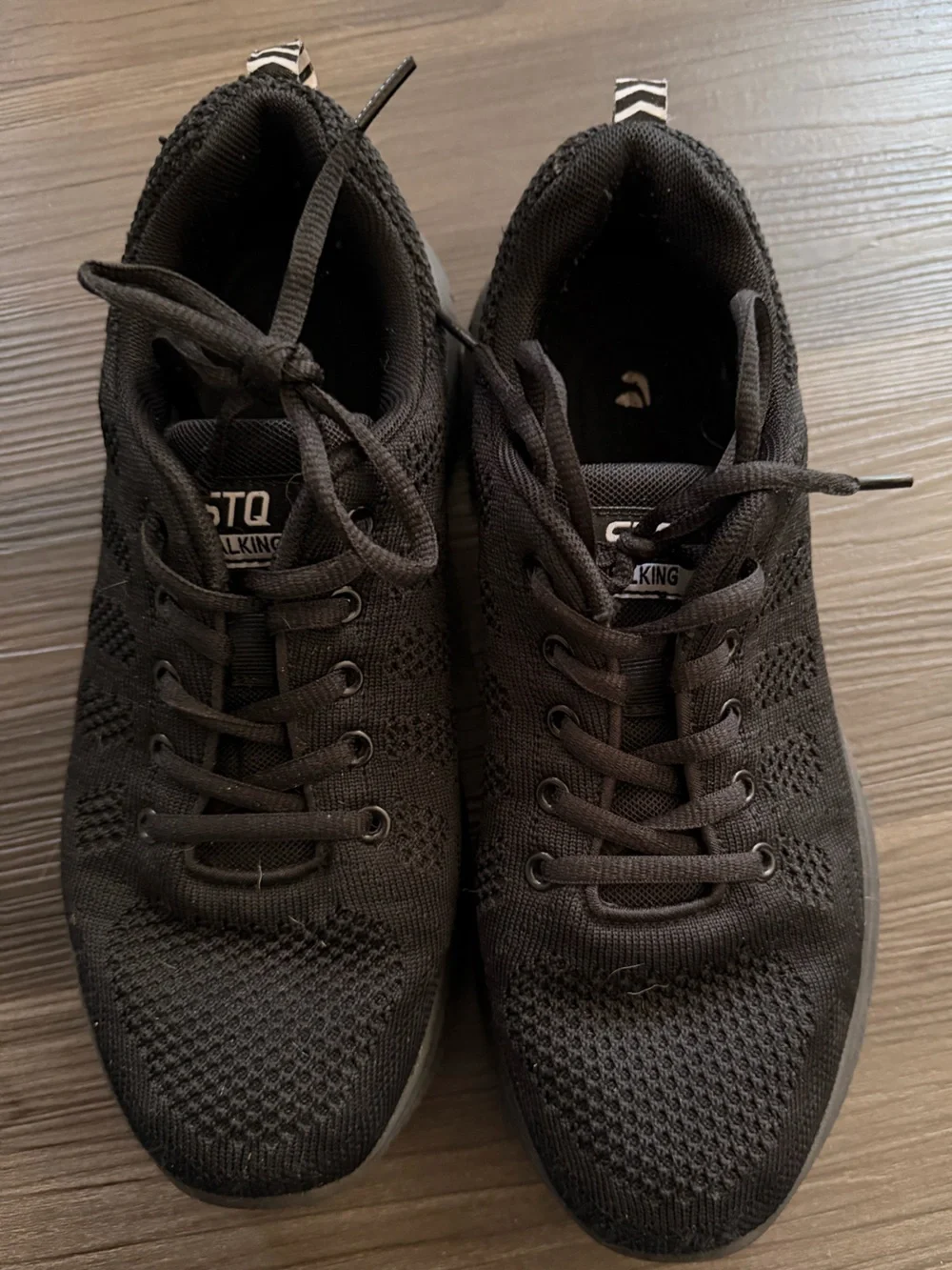 STQ walking shoe Woman’s size 8.5 black lace up for work